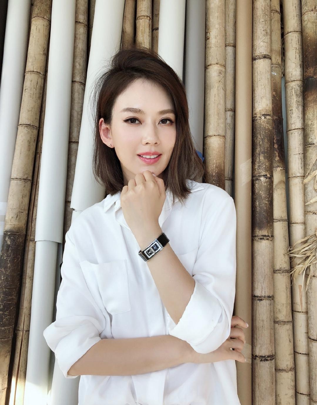 女短发最新发型，友情与发型的温馨篇章